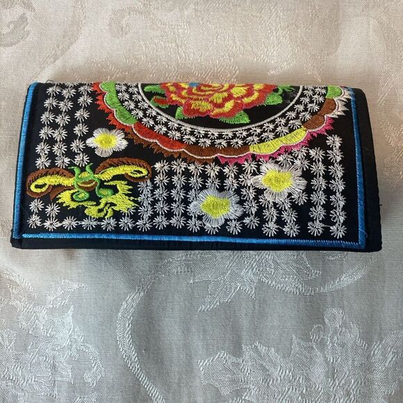 Embroidered Boho Artsy Festival Shoulder Bag & Wallet Set - Picture 6 of 13